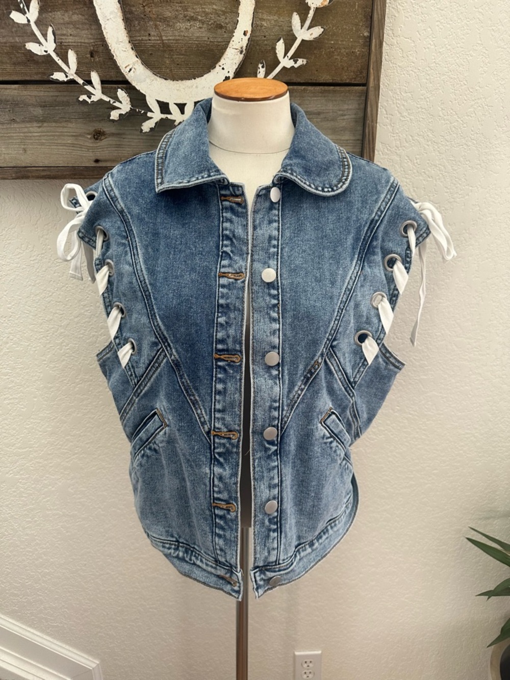 Driftwood Denim Lace-Up Sleeve Jacket Vest - Blue ladies size M